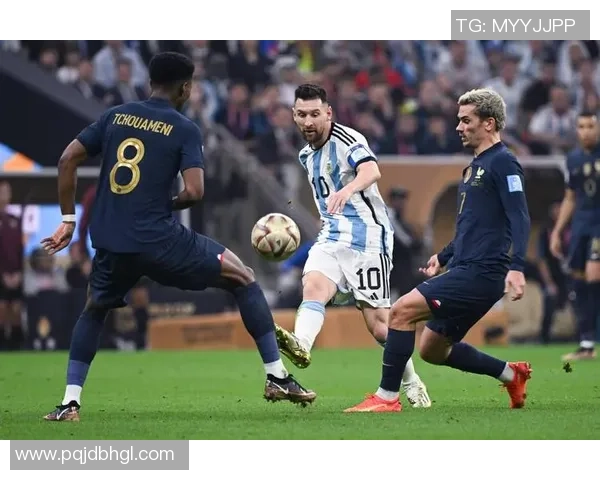 足球小哥1带你领略足球世界的精彩瞬间与激情时刻